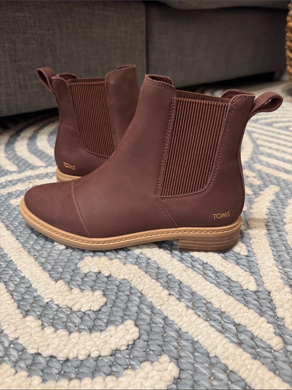 TOMS Oxblood Chelsea Ankle Boots Size 6.5 Unworn